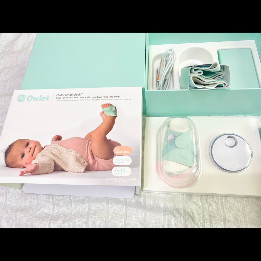 Owlet Smart Sock 3 with two extra sets of socks